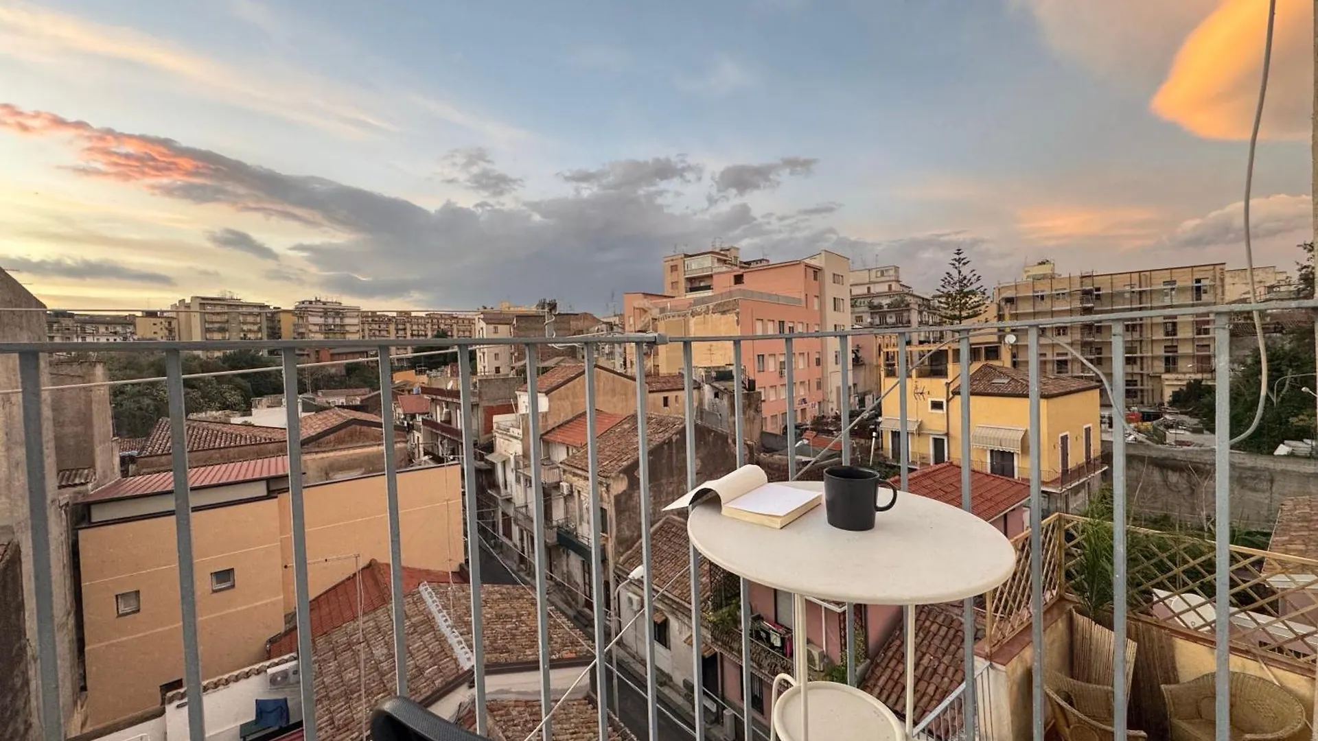 Attico Agora - Elegante Duplex Nel Cuore Di Katanya Daire